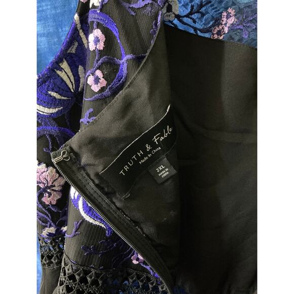 NWT, Truth & Fabel, Sz. 2XL, Black & Purple Illusion Neckline, Floral Maxi Dress - Picture 4 of 7